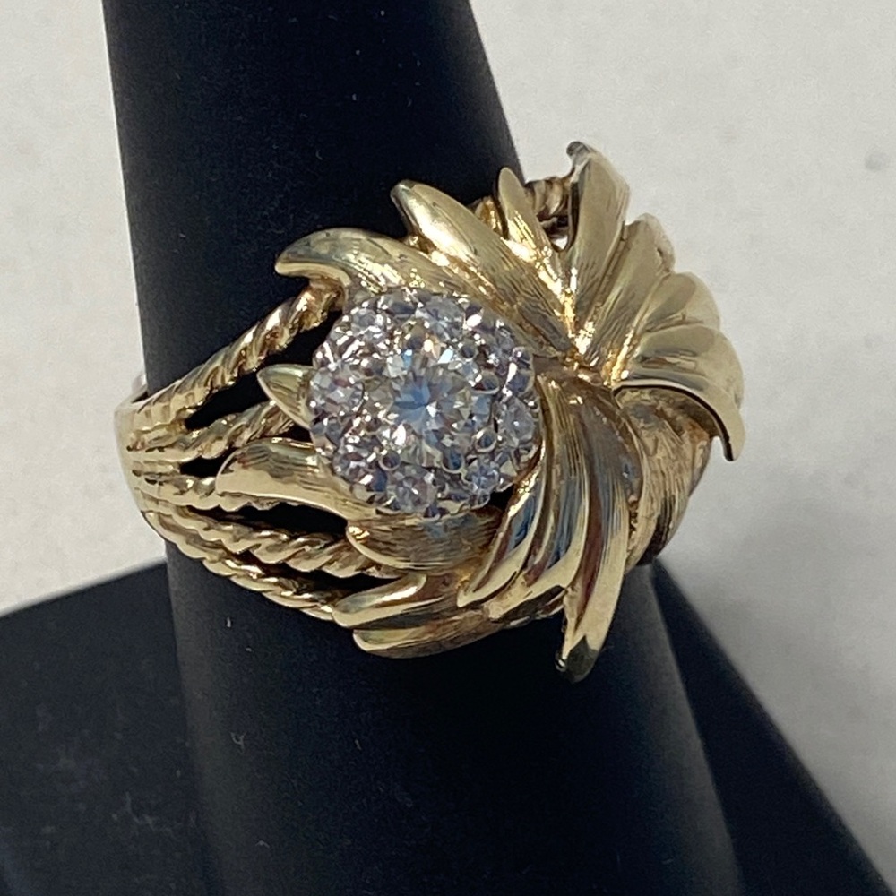 NWT Stunning Floral Motif 14kt Yellow Gold 0.48 Carat Diamond Ring Size 7.5
